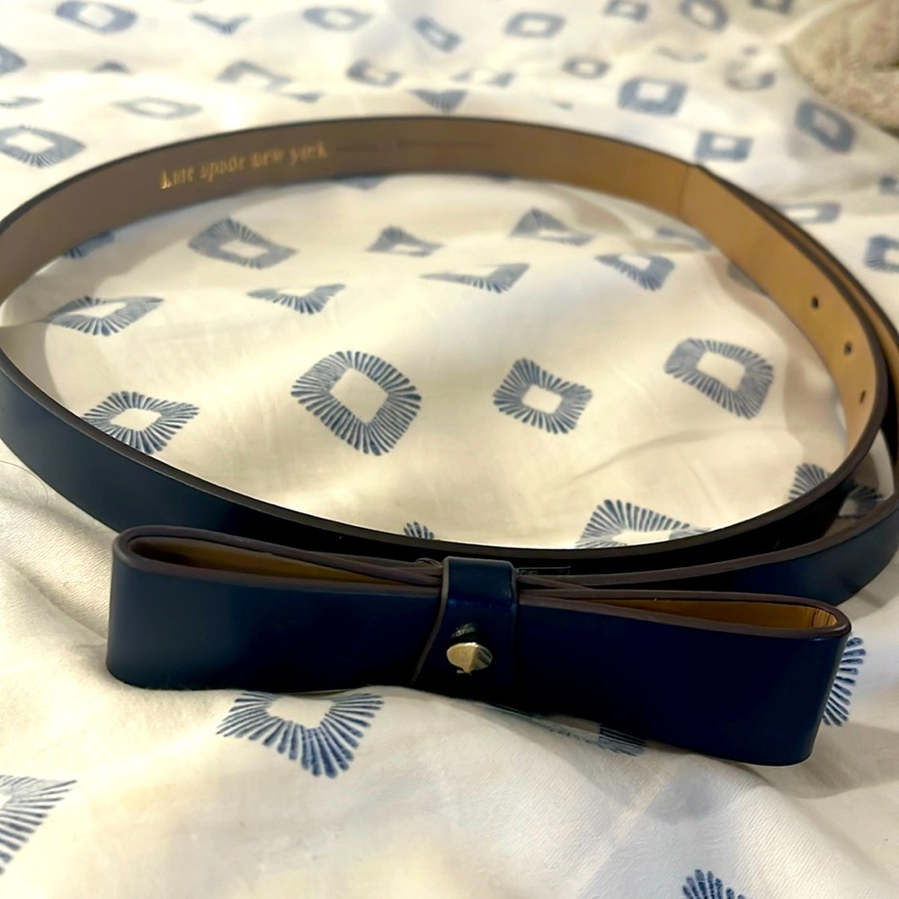 Kate Spade navy belt